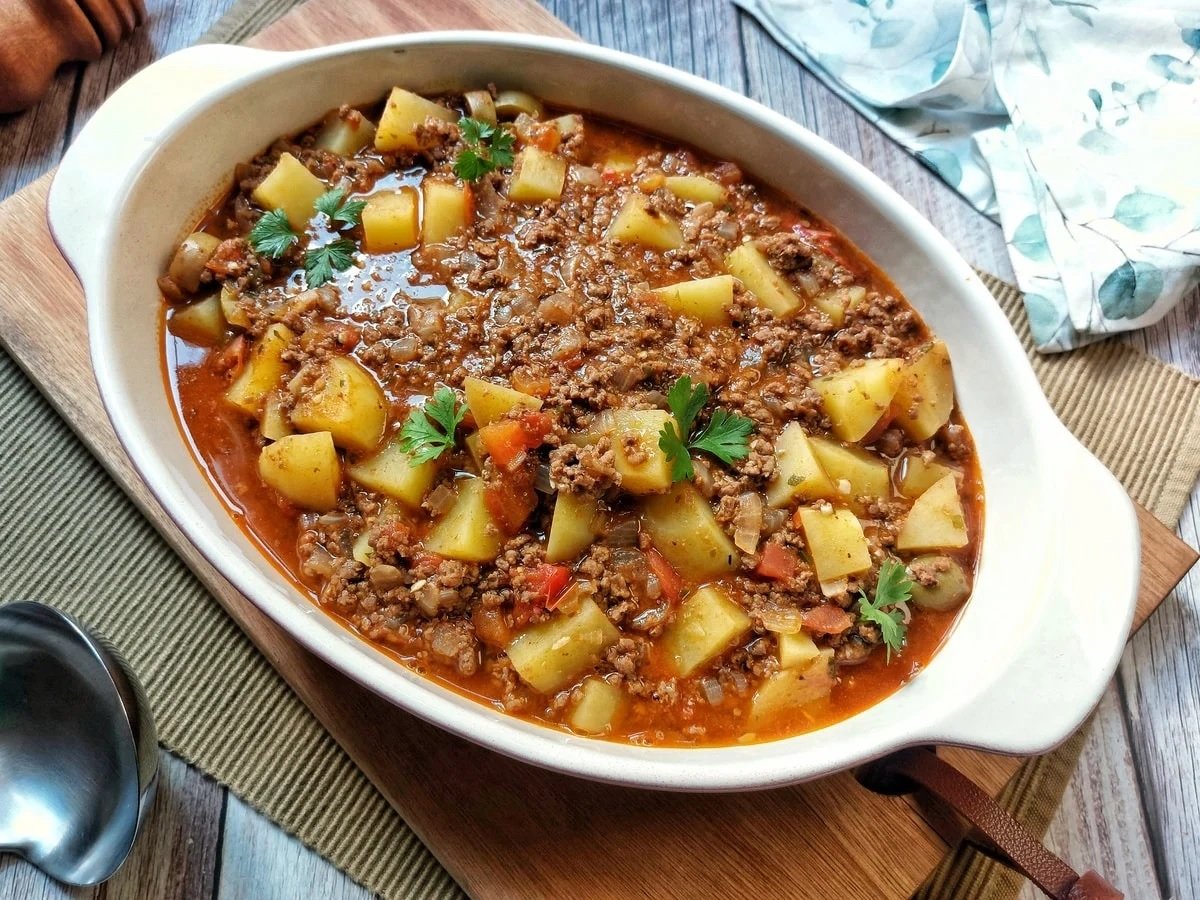 Carne moida com batatinha